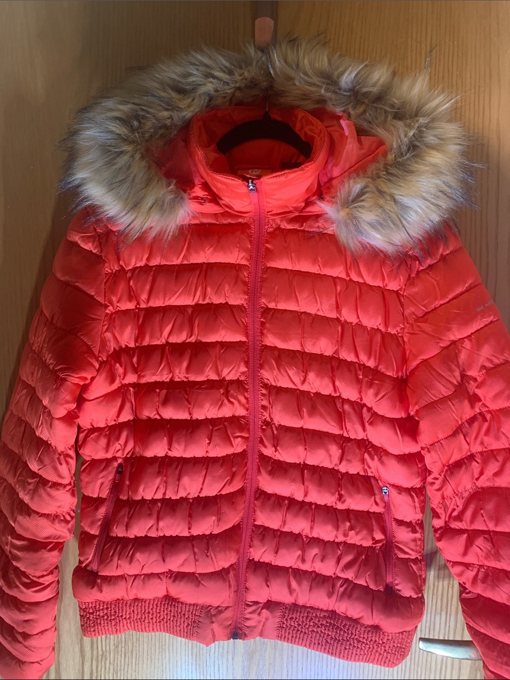 Merrell Red Quilted Puffer Jacket with Removable Faux Fur Hood - Size L- Great!